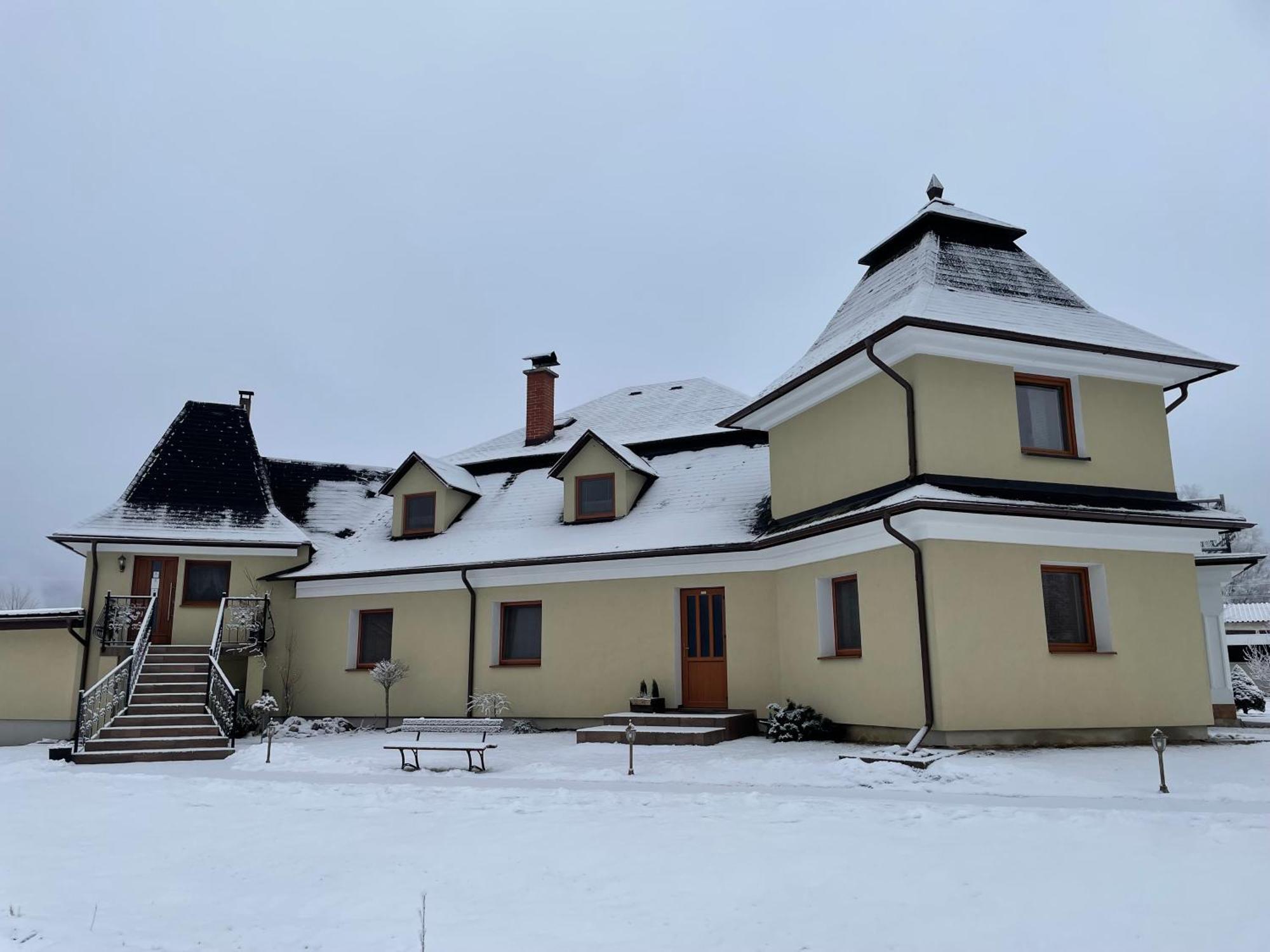 Penzion U Dvoch Levov Oravsky Podzamok Exteriér fotografie